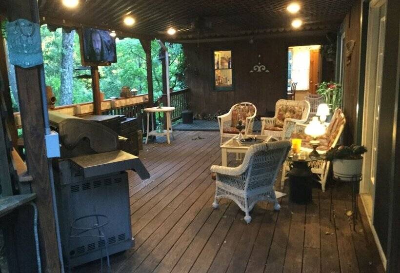 The Ebenezer House Bed & Breakfast