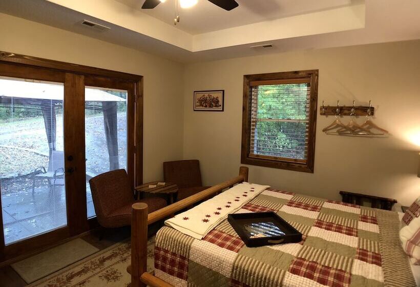 Walnut Waters Bed & Breakfast