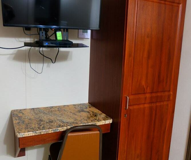 ホテル Target Hospitality   Orla South Lodge