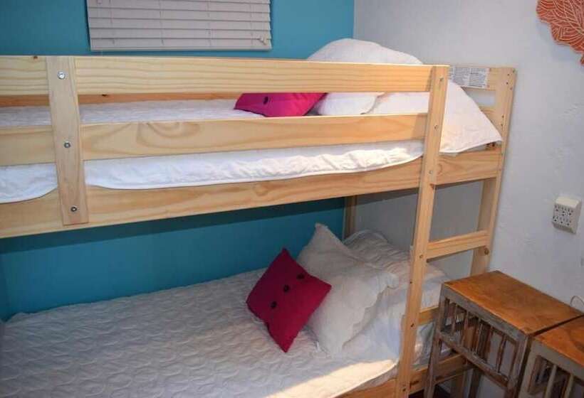 پانسیون Beverly Hills Celebrity Home