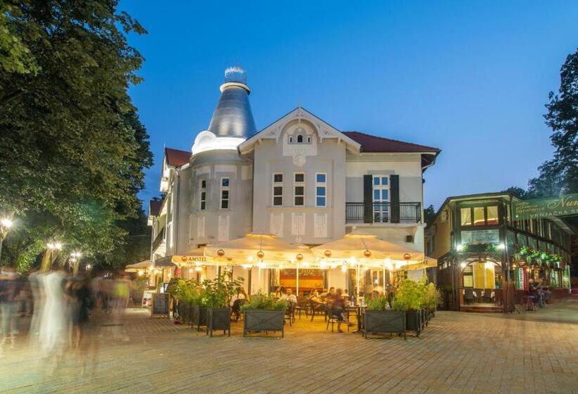 تختخواب و صبحانه Vila Emilia