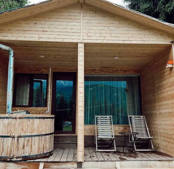 هتل Bude Mestia Cottages