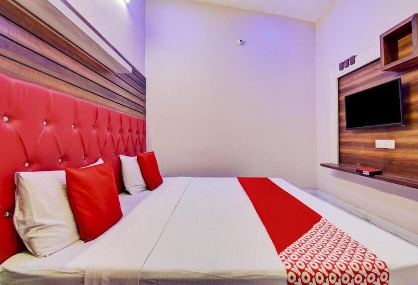 فندق Oyo 72793  Sarovar