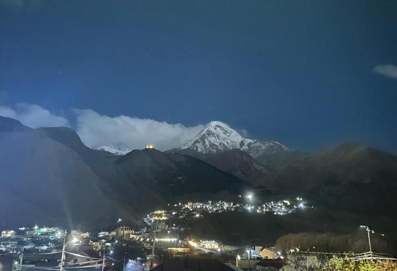 هتل Shushabandi Kazbegi