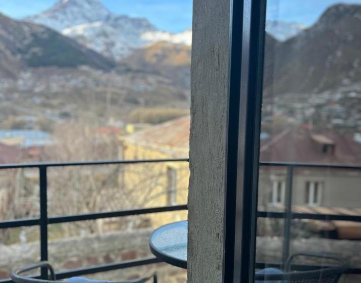 هتل Shushabandi Kazbegi