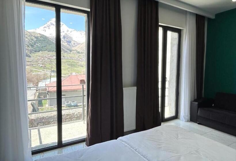 هتل Shushabandi Kazbegi