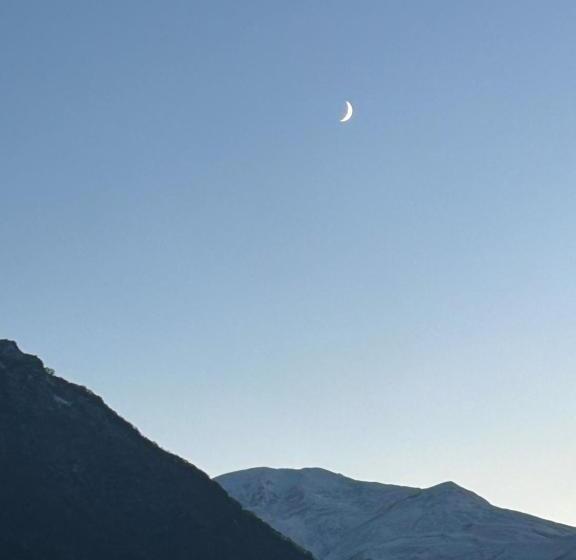 هتل Shushabandi Kazbegi