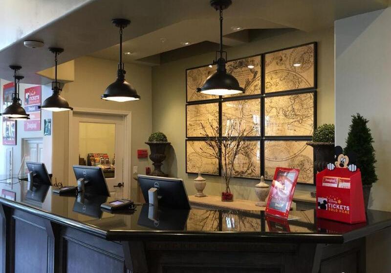 בית מלון כפרי Anaheim Camelot Inn & Suites