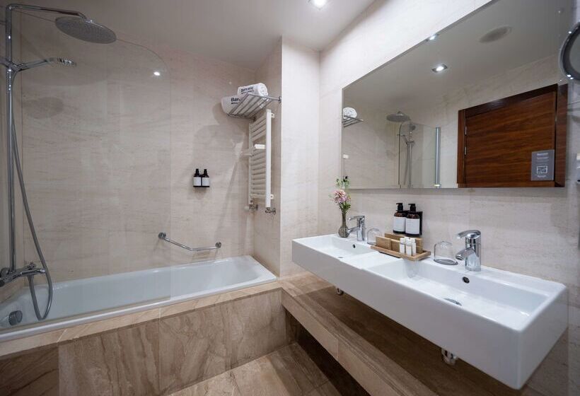 هتل Barcelo Granada Congress