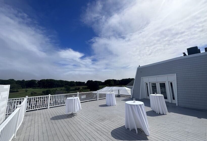 هتل Cape Cod Irish Village   The Emerald Resort