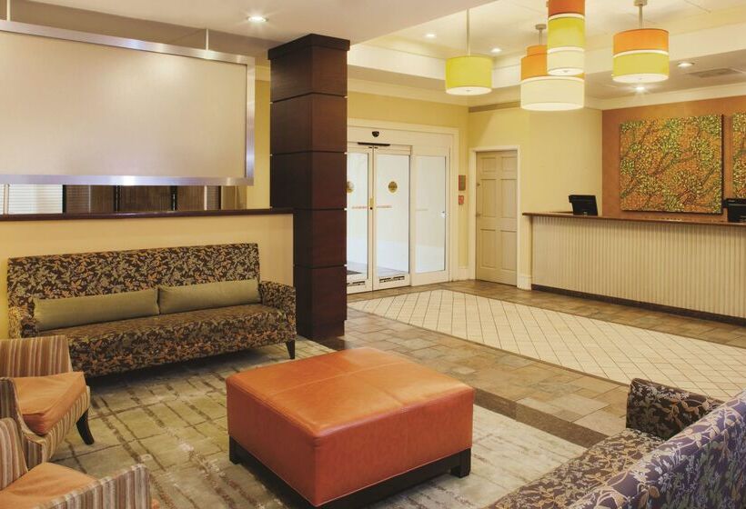 هتل Doubletree Suites By Hilton At The Battery Atlanta