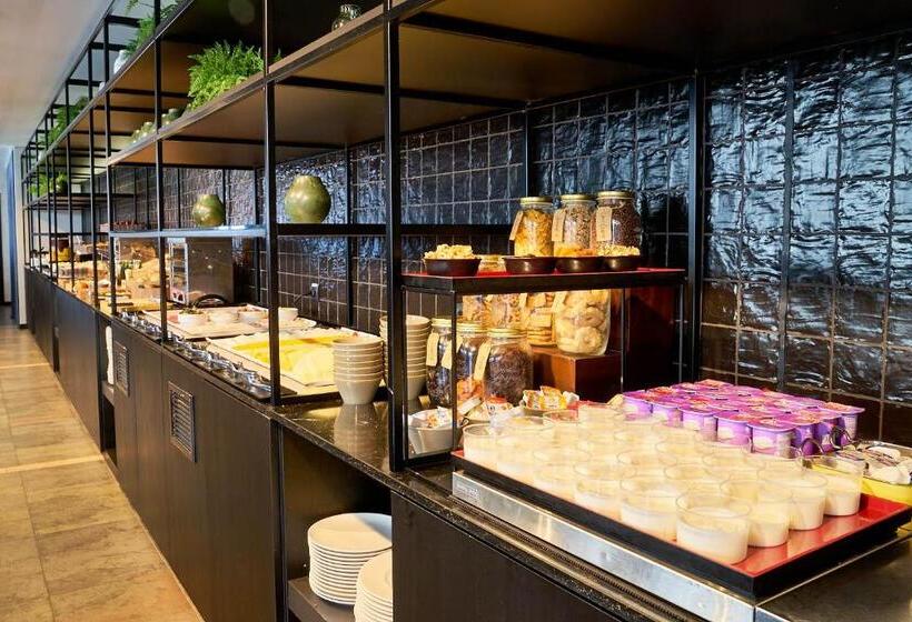 Отель Eurostars Málaga