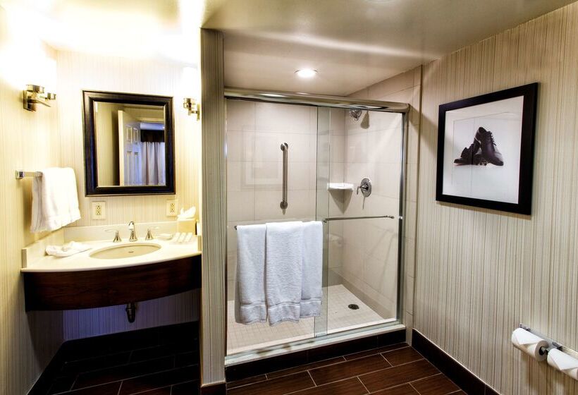 هتل Hilton Garden Inn New York / Staten Island