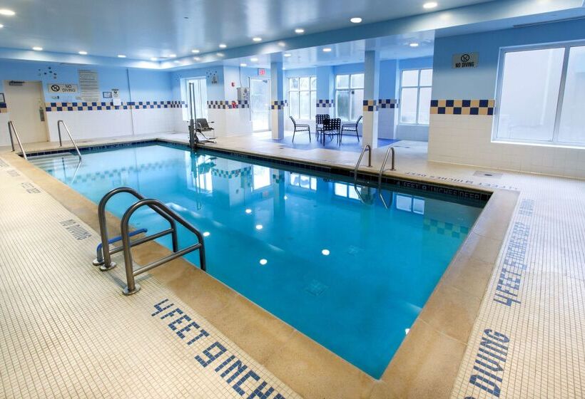 هتل Hilton Garden Inn New York / Staten Island