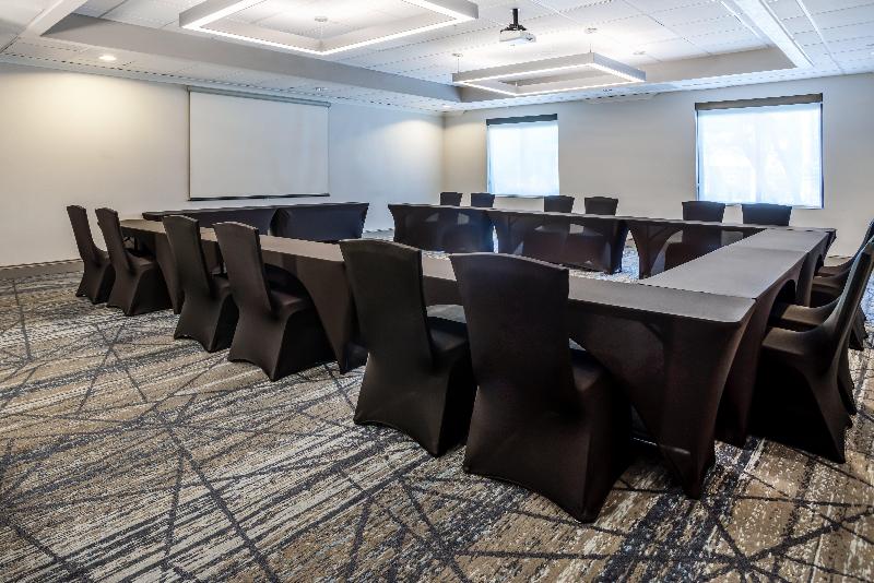فندق Holiday Inn Express And Suites Tampa I 75 At Bruce B. Downs, An Ihg