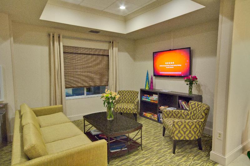فندق Holiday Inn Express And Suites Tampa I 75 At Bruce B. Downs, An Ihg