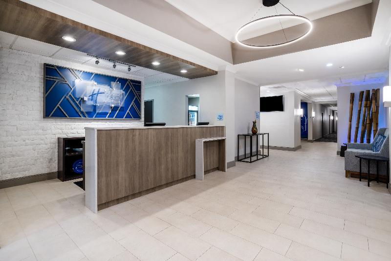 فندق Holiday Inn Express And Suites Tampa I 75 At Bruce B. Downs, An Ihg