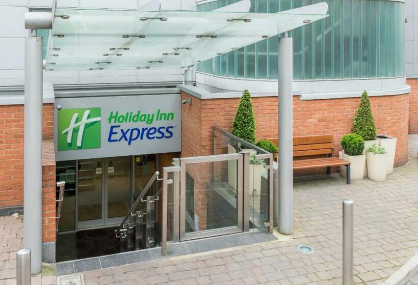 Hotel Holiday Inn Express London Swiss Cottage