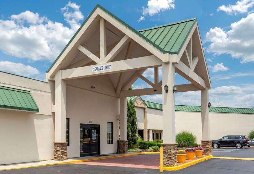בית מלון כפרי Quality Inn & Suites Hanes Mall
