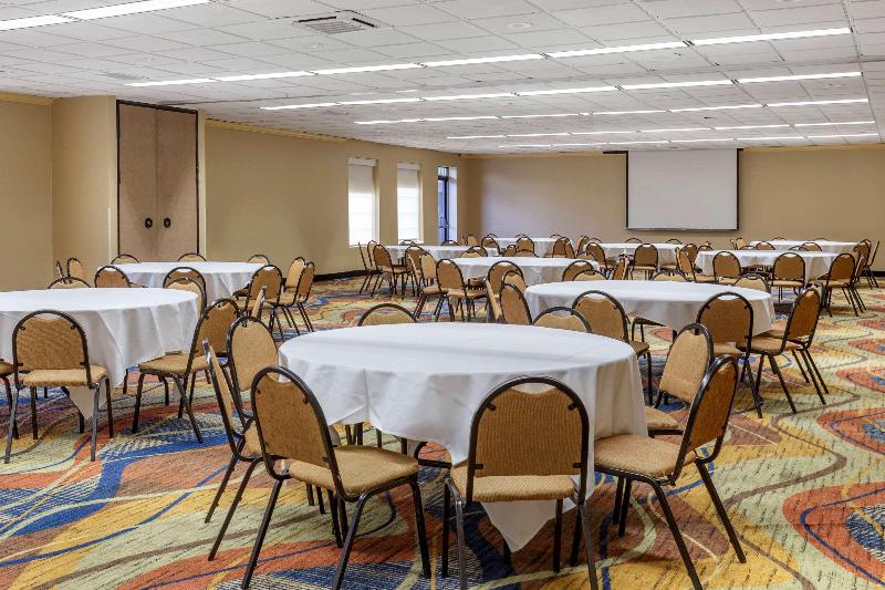فندق Quality Inn & Suites Hanes Mall