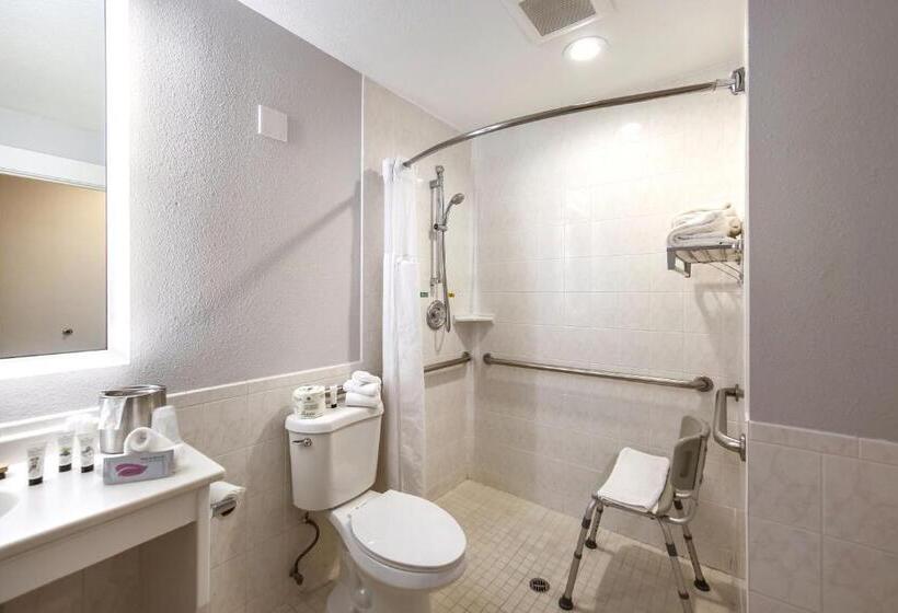 Отель Red Lion Inn & Suites Grants Pass