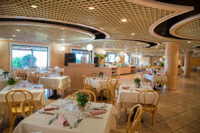 Отель Sant Elmo Beach