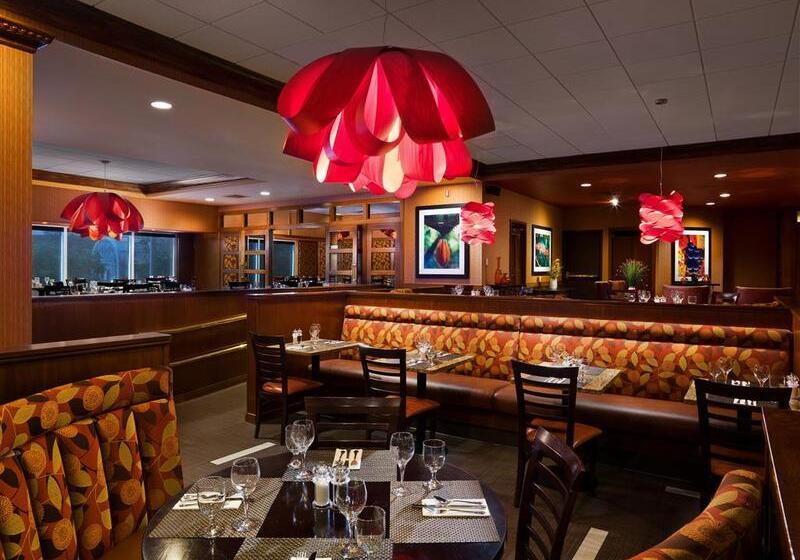 هتل Sheraton Springfield Monarch Place