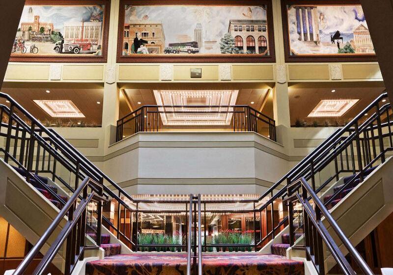 هتل Sheraton Springfield Monarch Place