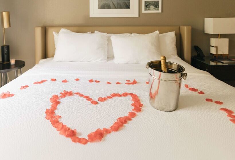 هتل The Bluff Savannah Historic, Tapestry Collection By Hilton