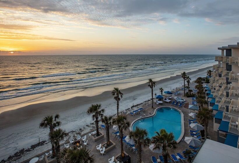 호텔 The Shores Resort & Spa