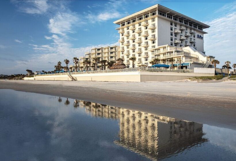 호텔 The Shores Resort & Spa