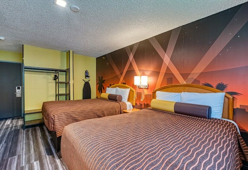 Общежитие La Mirage Inn  Hollywood
