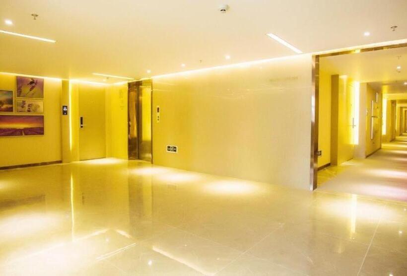 Lavande Hotels Guangzhou Baiyun Avenue North Metro Station