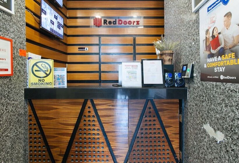 호텔 Reddoorz Near Quiapo Church Manila