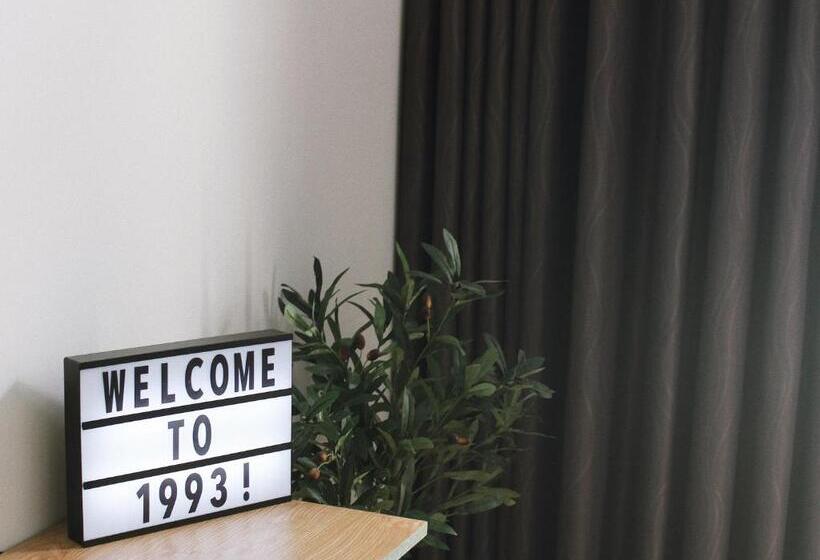 تختخواب و صبحانه 1993’s House