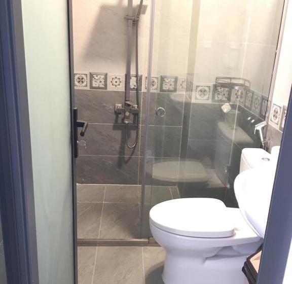 تختخواب و صبحانه 1993’s House