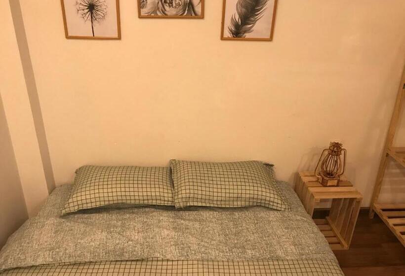 تختخواب و صبحانه 1993’s House