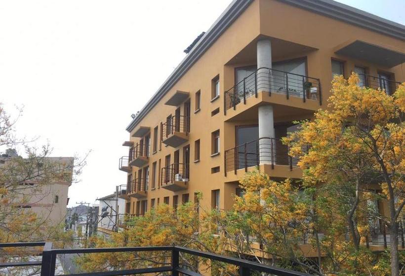 هتل Casa Noah Hostel