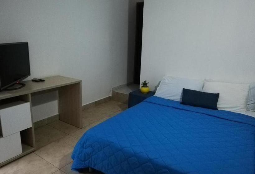 هتل Casa Noah Hostel