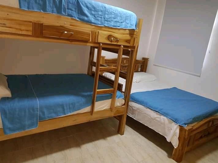 هتل Hostal Casa Roma