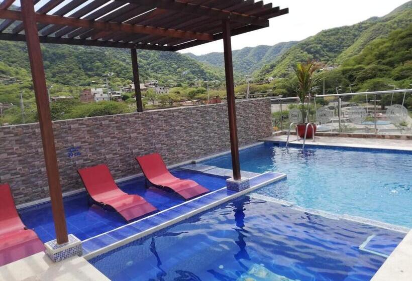 هتل Hostal Casa Roma