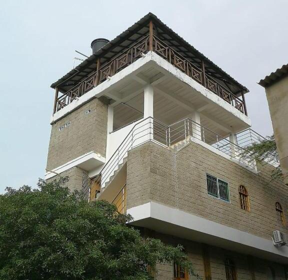 هتل Hostal Casa Roma