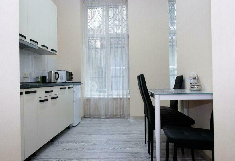 Apartment Barvy Lvova On Kostyushka St