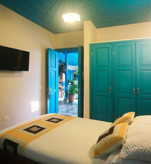 هتل Casa De Las Dos Palmas