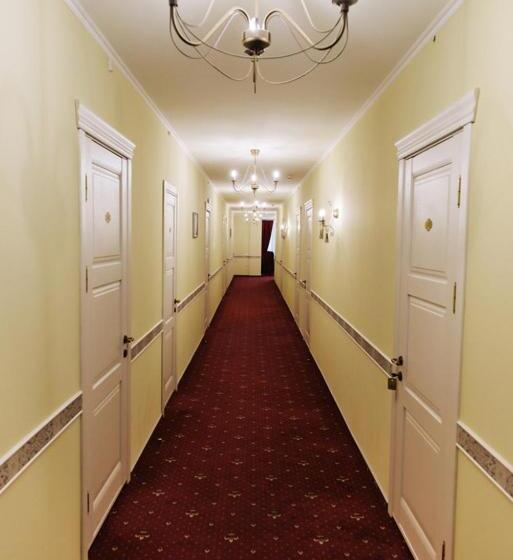 בית מלון כפרי Central Magnat Cinema