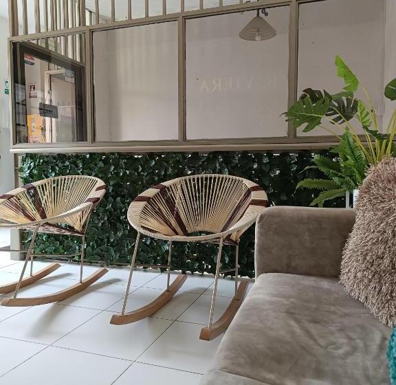 هتل Riviera Central