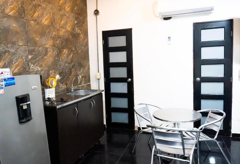 پانسیون Family House Rodadero