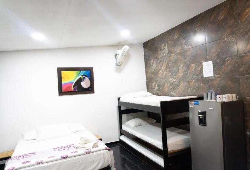 پانسیون Family House Rodadero