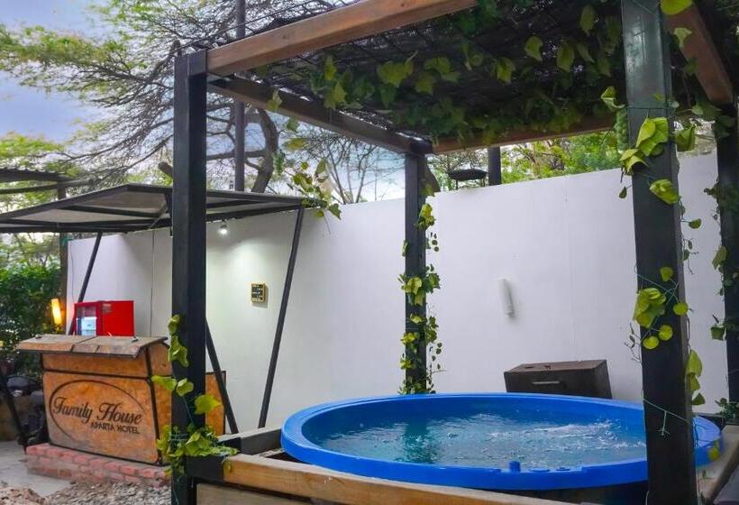 پانسیون Family House Rodadero