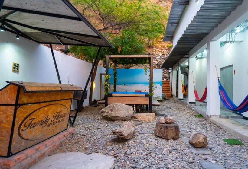 پانسیون Family House Rodadero